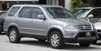 Honda_CR-V_(second_generation,_first_facelift)_(front),_Serdang.jpg